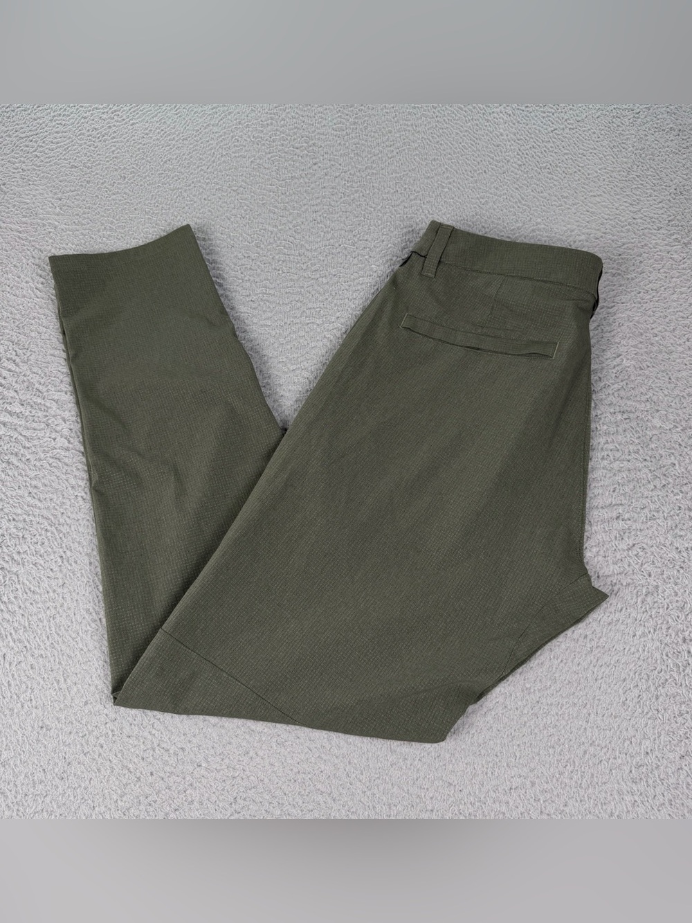 Lululemon Commission Pants Mens 32 Green Slim Fit WovenAir Chino Athleisure